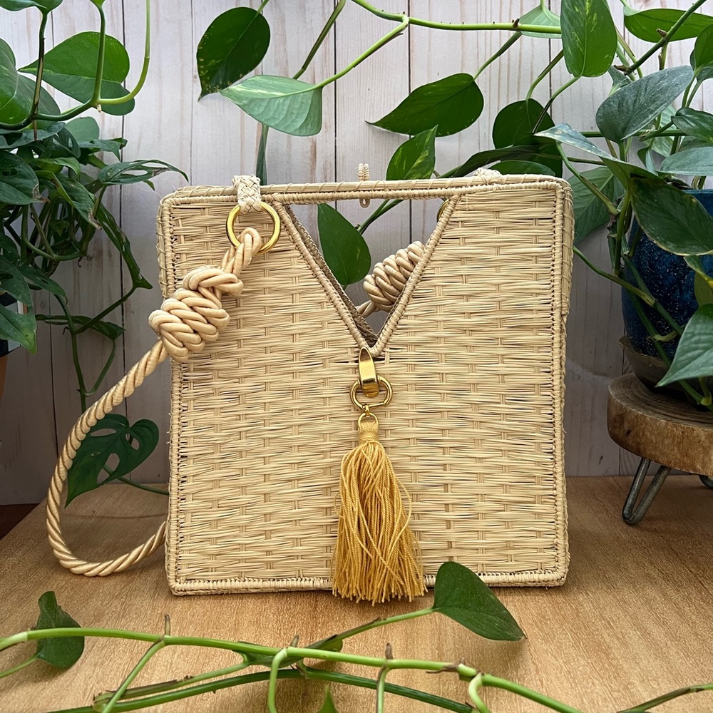Elegant Handwoven Summer Bag - Island Rattan Bag, Beach Straw Bag